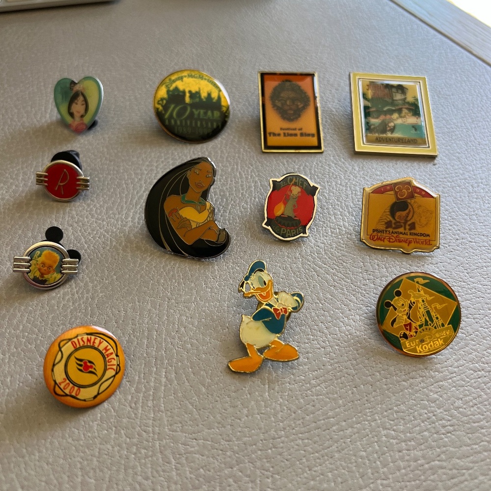 Disney Pins (lot of 12)